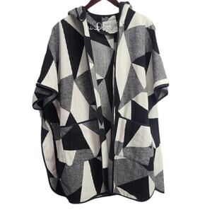 Landscape‎ Black and White Cape Vero Moda Denim One Size